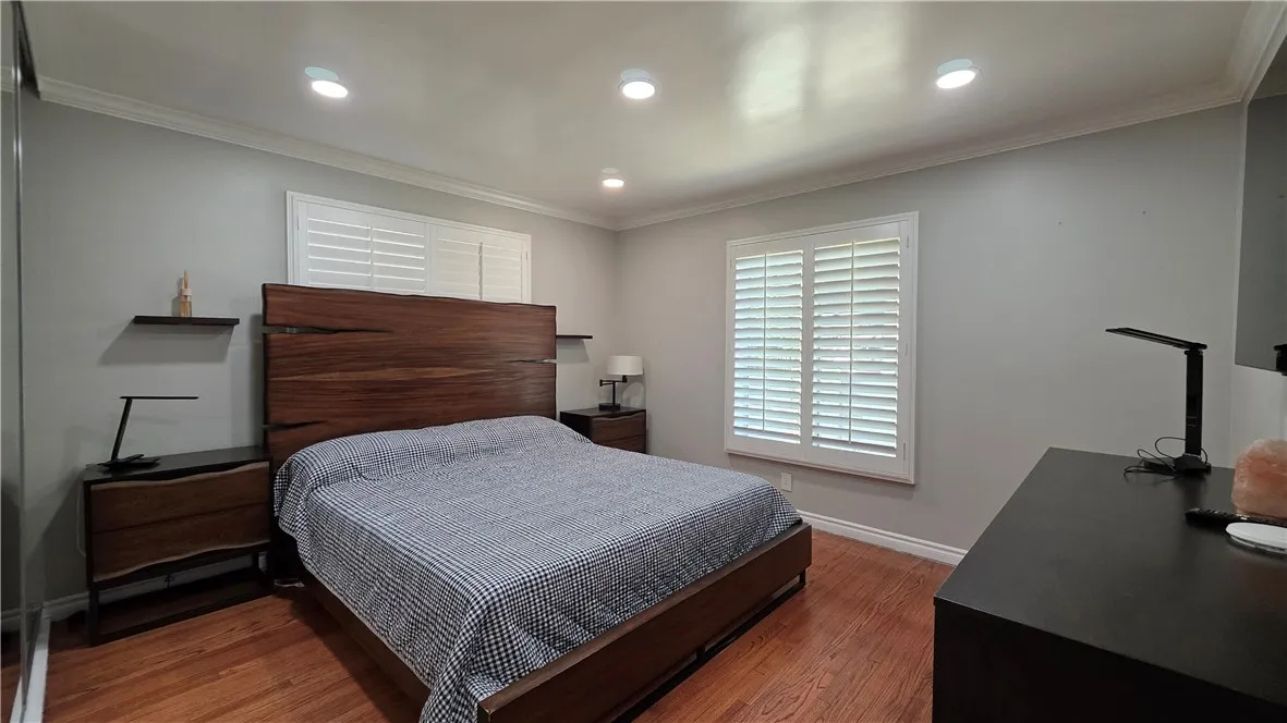 6637 Capps Avenue, Reseda, California 91335 home-pic-11